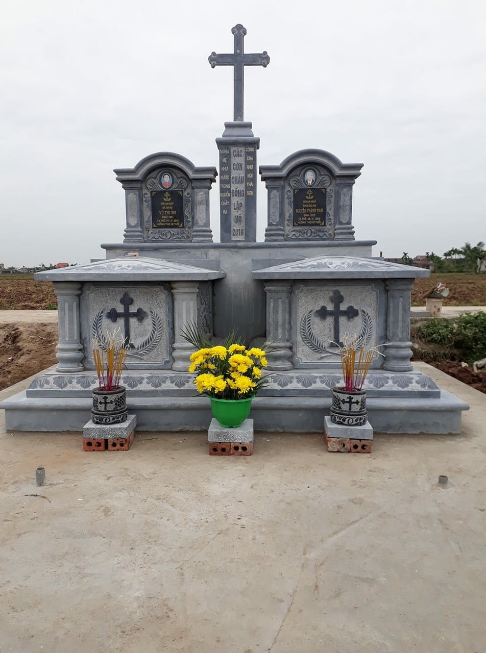 Mẫu mộ công giáo đôi bằng đá đẹp