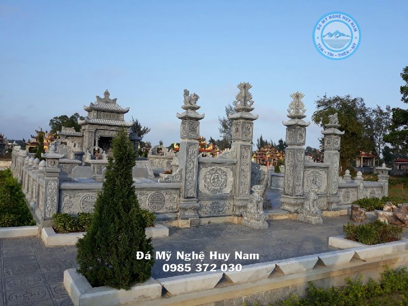 Lắp đặt khu lăng mộ đá đẹp gia đình anh Nguyễn Trọng Hùng tại Quảng Xương Thanh Hóa 4 Toàn cảnh khu lăng mộ