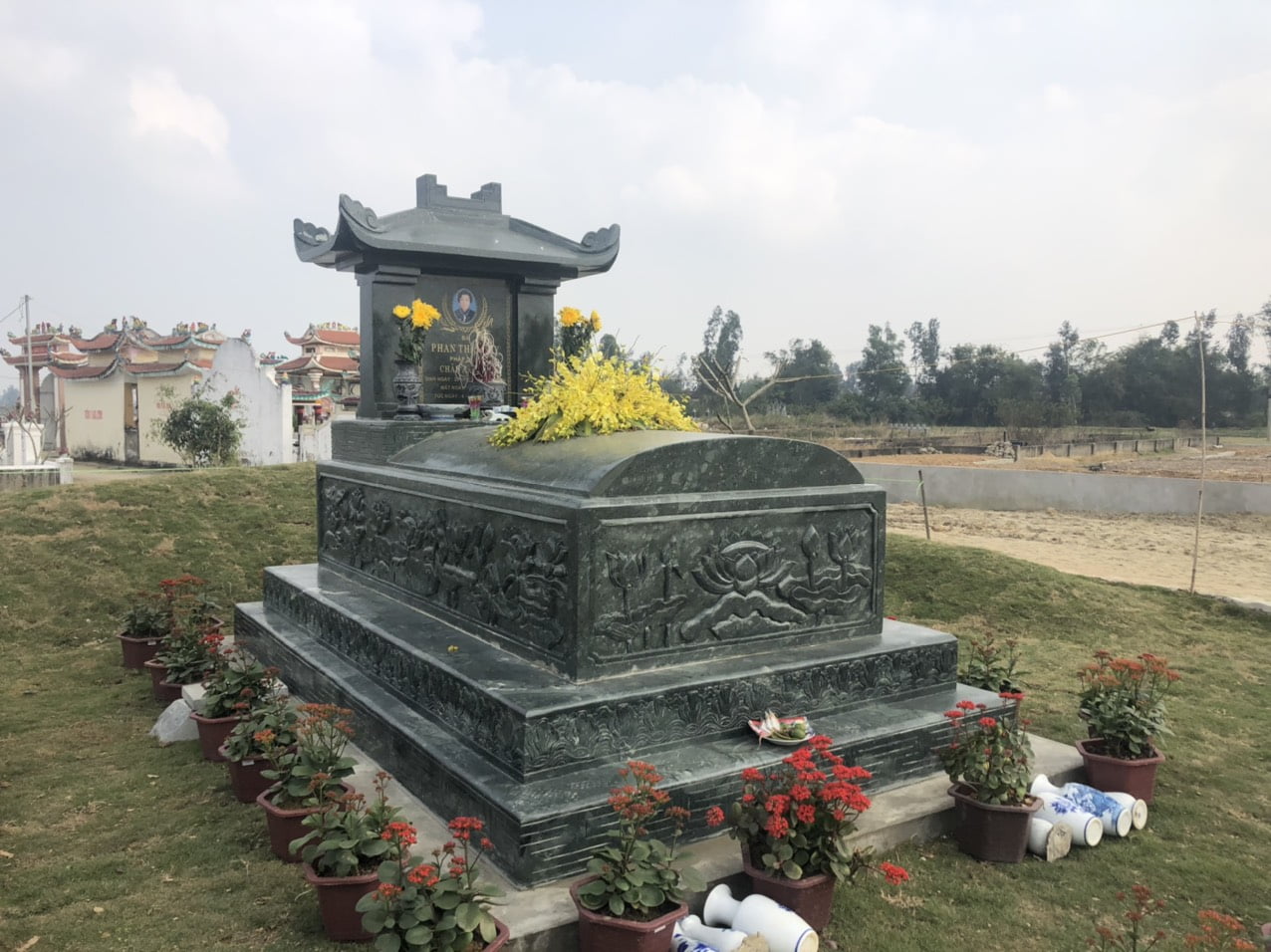 Cấu tạo của mộ đá tam sơn đẹp