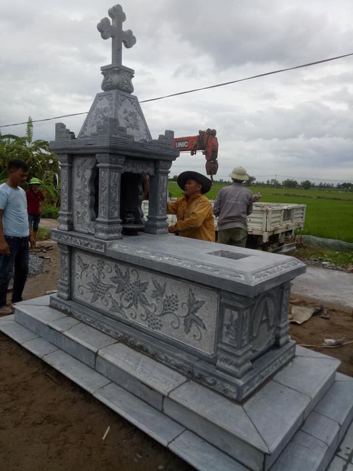 Mộ đá công giáo một mái đẹp