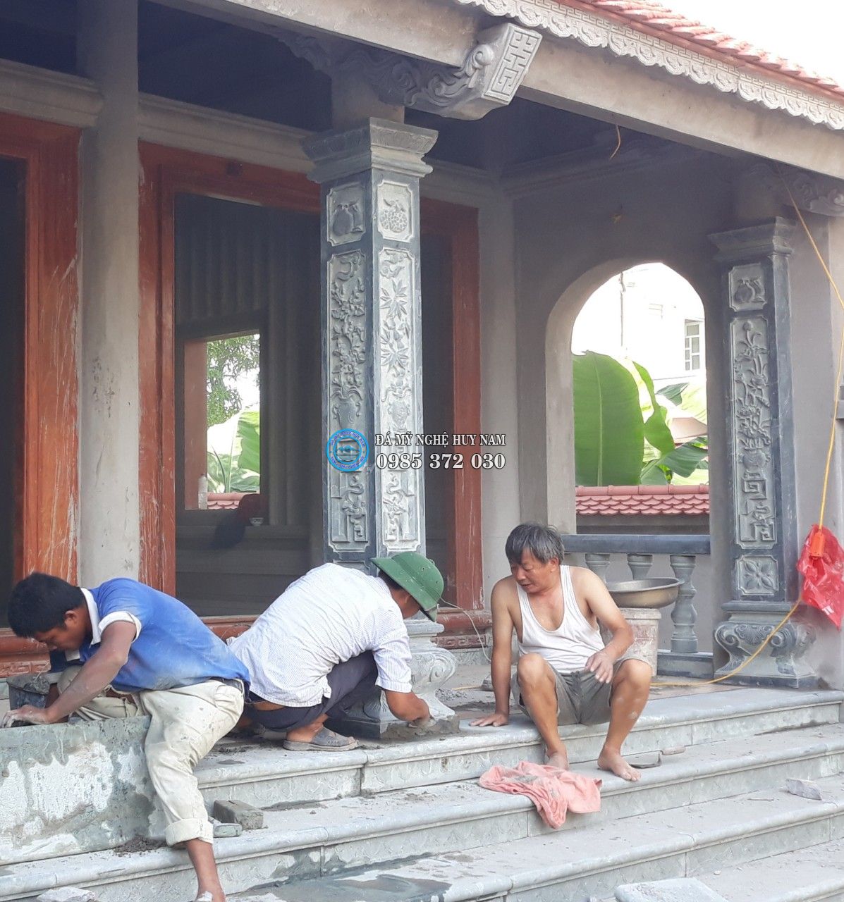 TOP 5 mẫu đá bậc thềm đẹp được nhiều khách hàng lựa chọn tại Đá mỹ nghệ Huy Nam 5 lắp đặt đá bậc thềm đẹp