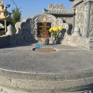 Cận cảnh nắp mộ tròn