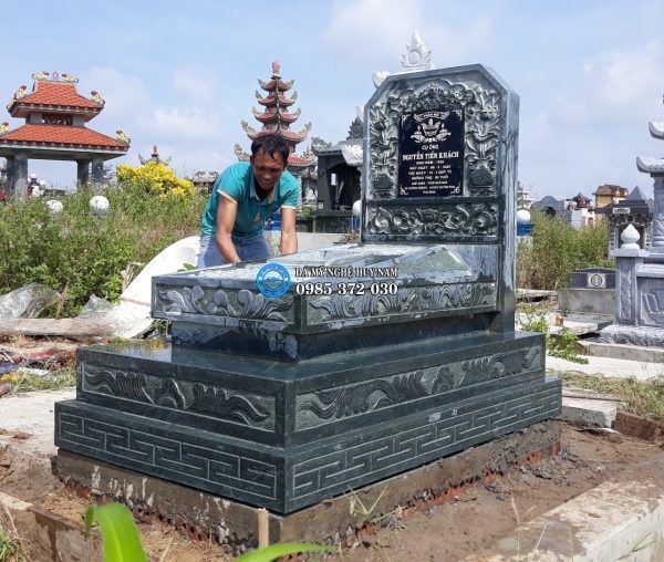 Lắp đặt mộ đá ĐẸP nguyên khối tại Thái Bình, Mộ đá đẹp Huy Nam