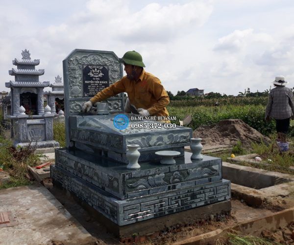 Ngôi mộ mang phong các hiện đại, thể hiển rõ đẳng cấp thiết kế và tay nghề của nghệ nhân trẻ Huy Nam