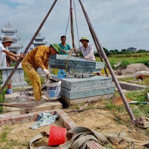 Lắp đặt mộ đá xanh rêu cao cấp tại Quỳnh Hoàng – Quỳnh Phụ – Thái Bình 14 Hình ảnh thi công lắp đặt mộ đá xanh rêu tại xã Quỳnh Hoàng - Quỳnh Phụ - Thái Bình