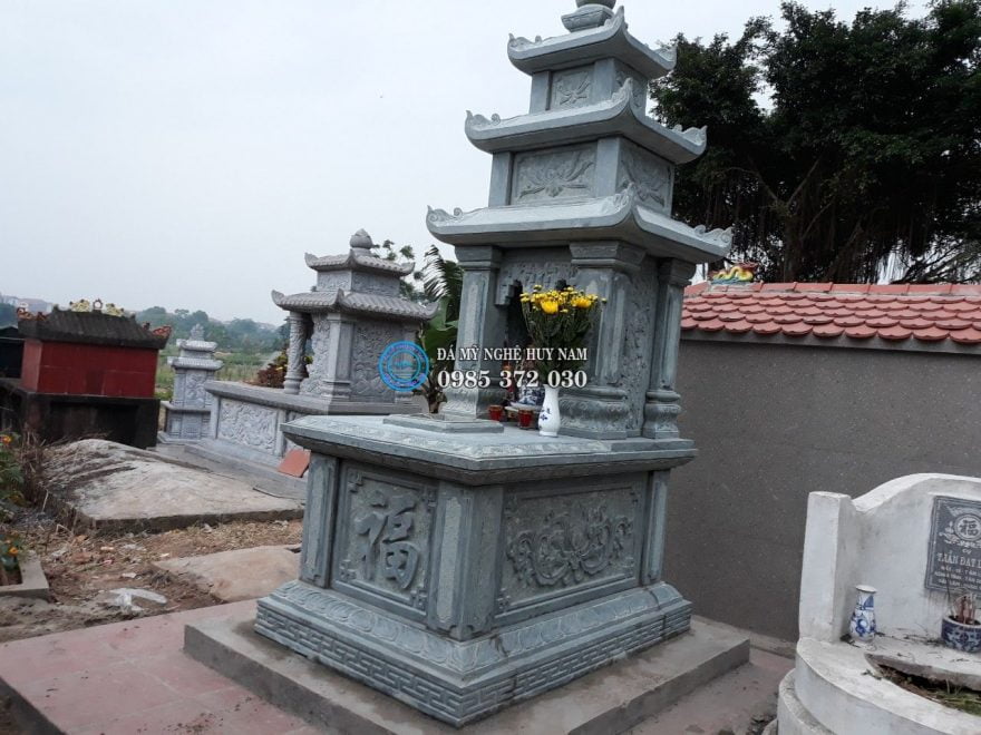 Mộ đá 3 mái - kiến trúc năm 2020 2 mộ 3 mái đá xanh rêu