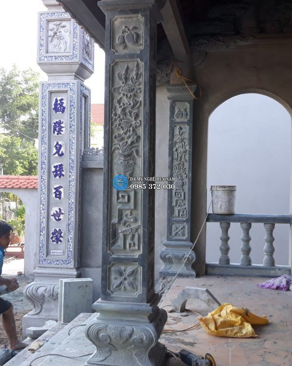 Cột đá đẹp, cột hiên nhà thờ bằng đá xanh rêu cao cấp của nhà thờ họ gia đình chú Thái tại Hưng Yên