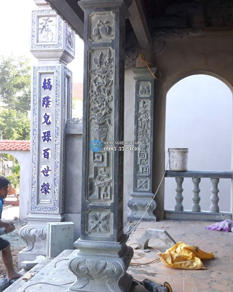 Điểm danh 1 số hạng mục đá quan trọng trong xây dựng nhà thờ họ 4 Cột đá nhà thờ, cột hiên nhà thờ chạm hoa cúc