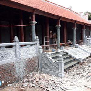 Đá nhà thờ gia tiên, Lan can đá, Bịt bậc đá, cột hiên bằng đá, chiếu rồng đá, Cột đá tròn đá xanh rêu cột hiên nhà thờ tại Thanh Hóa