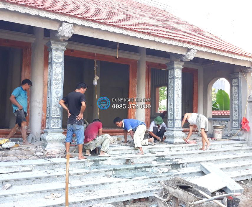 Công trình lắp đặt hạng mục đá xanh rêu nhà thờ họ gia đình chú Thái tại Hưng Yên 5 Lắp cột đá xanh rêu cho nhà thờ tại Hưng yên (2)