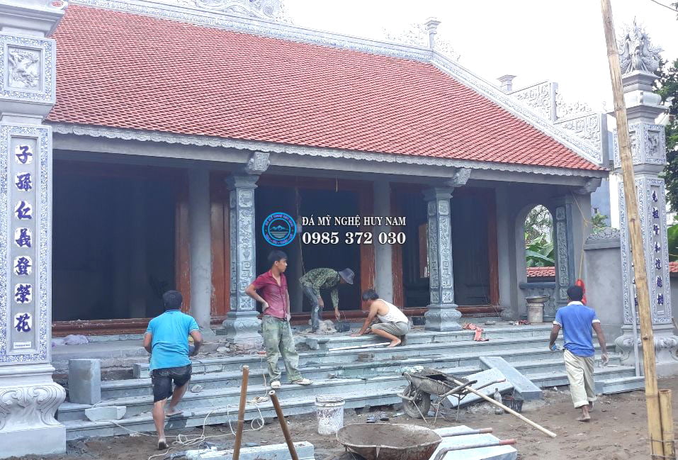 Công trình lắp đặt hạng mục đá xanh rêu nhà thờ họ gia đình chú Thái tại Hưng Yên 2 Lắp cột hiên đá nhà thờ tại Hưng yên, cột đá đẹp