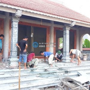 Lắp cột đá xanh rêu cho nhà thờ tại Hưng yên (2)