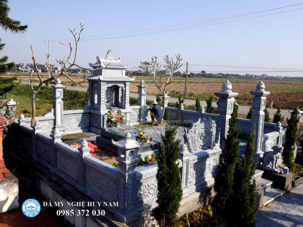 Khu lăng mộ đá gia đình, Khu lăng mộ đá tại Nam Định kích thước 5,9x6,8m