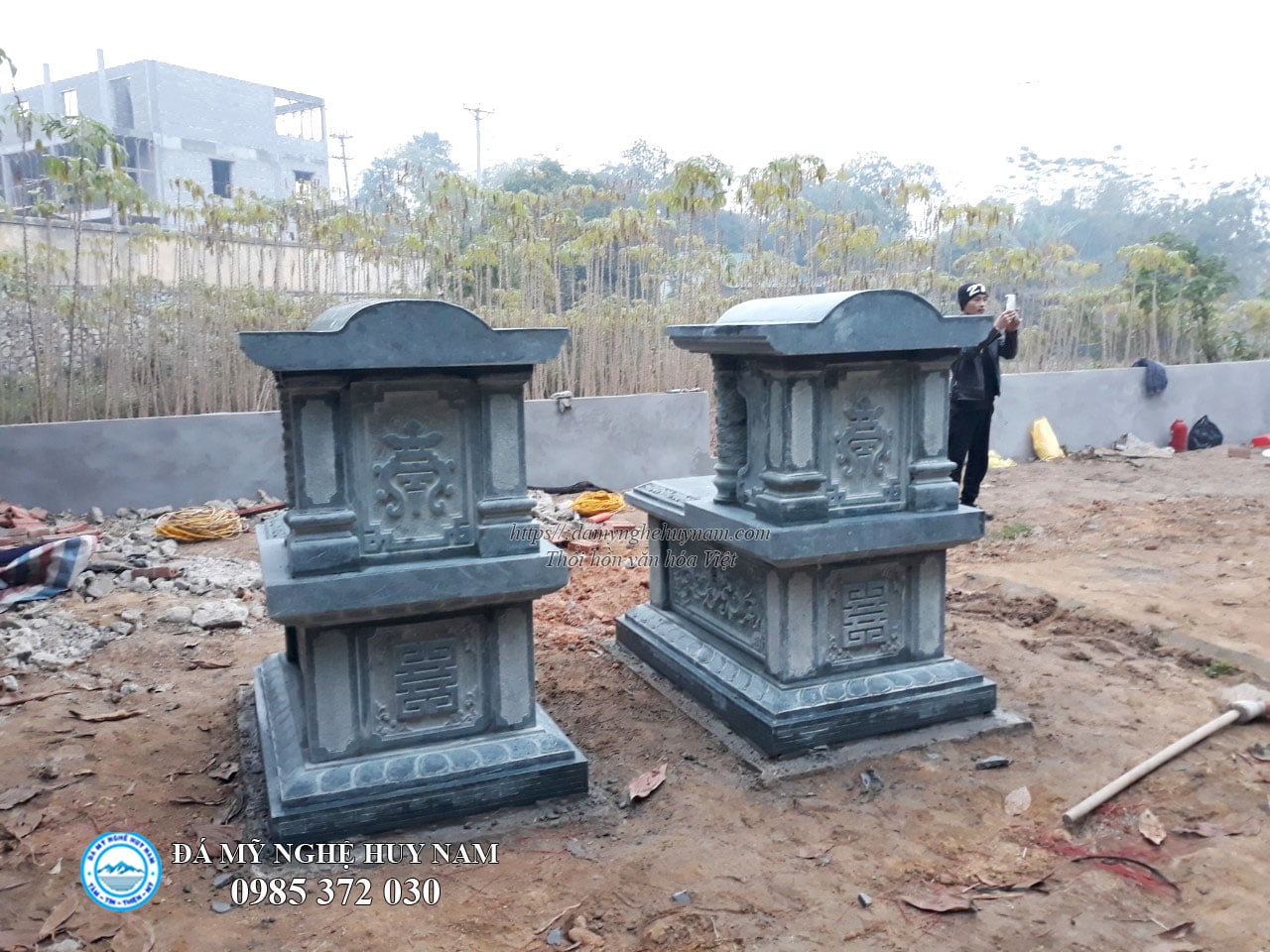 Công trình lắp đặt Lăng mộ đá ĐẸP tại Chu Hóa - Việt Trì - Phú Thọ 3 Mặt sau mộ đá 1 mái vòm, mộ đá xanh rêu, mộ mái vòm đá, lăng mộ đá, lăng cánh đá