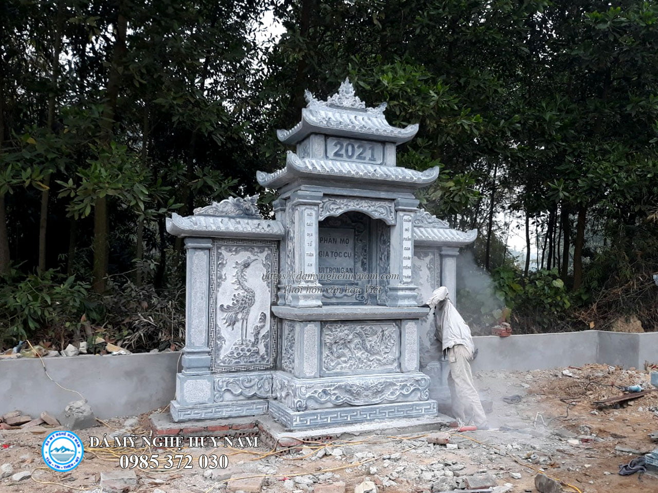 Công trình lắp đặt Lăng mộ đá ĐẸP tại Chu Hóa - Việt Trì - Phú Thọ 7 Lăng mộ đá - lăng cánh đá hai đao đế chân quỳ, mộ đá một mái vòm đá xanh rêu