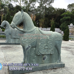 Linh vật đá, con giống đá, ông ngựa đá, con ngựa đá xanh rêu đẹp