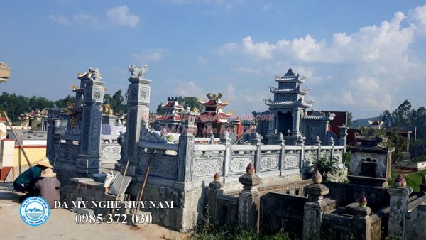 Lắp đặt hoàn thiện Khu lăng mộ đá băm bạt cao cấp tại Quảng Bình