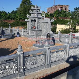 Lan can đá đẹp, Lăng cánh đá 3 mái lá