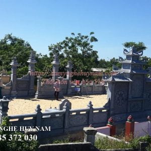 Toàn bộ công trình khu lăng mộ đá nhìn từ phía sau