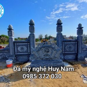 Cổng đá chạm chắc câu đối "Nơi cát địa tổ tiên an nghỉ – Chốn mộ phần con cháu viếng thăm” 4 khu lang mo da gia dinh anh Nguyen Luc 6