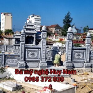 Cổng đá chạm chắc câu đối "Nơi cát địa tổ tiên an nghỉ – Chốn mộ phần con cháu viếng thăm” 5 khu lang mo da gia dinh anh Nguyen Luc 7