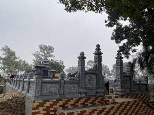 Các mẫu cổng đá khu lăng mộ đẹp nhất 2023