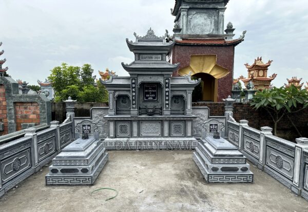 #1 Mẫu Lăng thờ đá tam quan