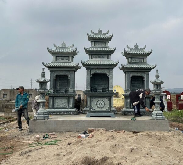Lăng thờ đá 2 mái chùa đẹp