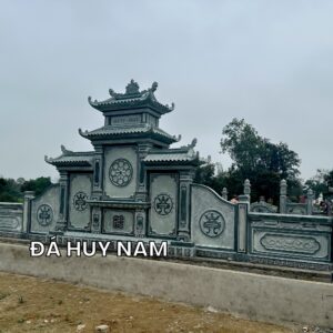 Phía sau lăng thờ