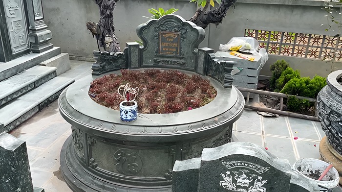 Xây Mộ Cho Người Mới Mất Trong 49 Ngày: Nên Hay Không Nên? 3 Những điều cần lưu ý khi xây mộ cho người mới mất